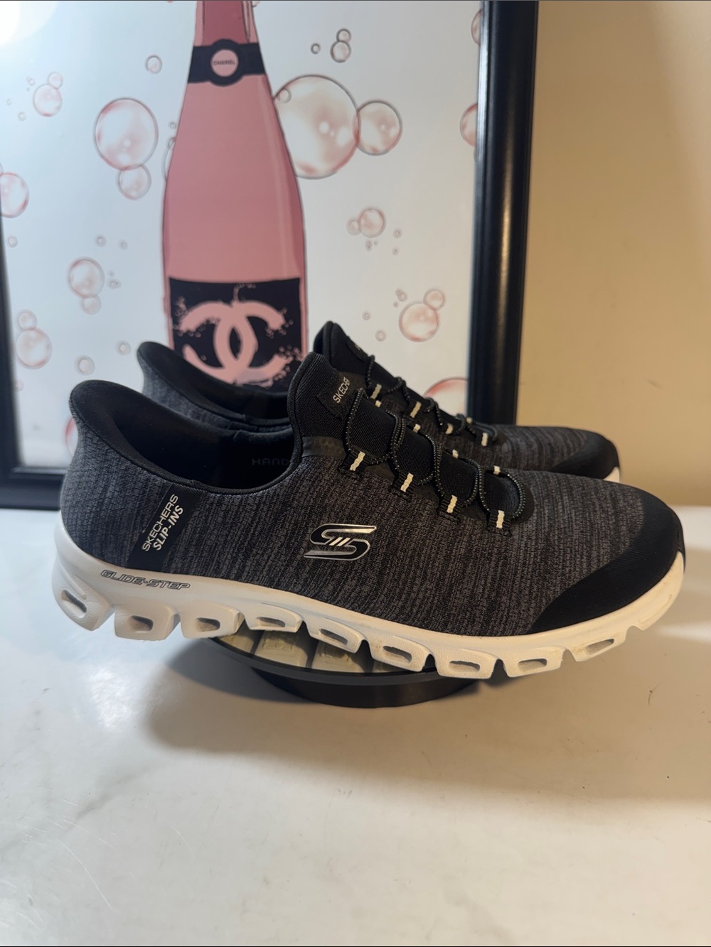 Skechers Slip-Ins Hands-Free Glide Step Vibey Sneakers - Women’s Size 7.5